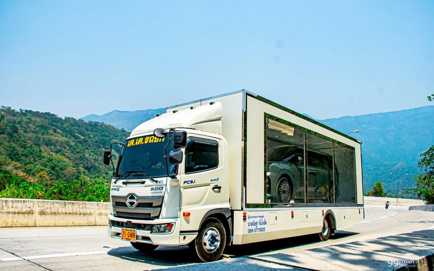รถยกตู้ของเคเครถยกขอนแก่นขนย้ายรถบนถนน